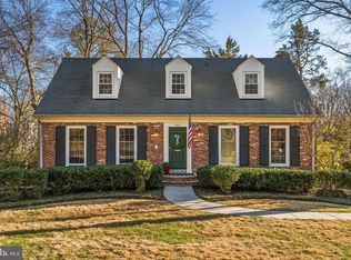 1001 Dalebrook Dr, Alexandria, VA 22308
