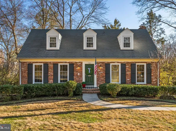 1001 Dalebrook Dr, Alexandria, VA 22308