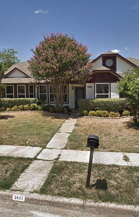 1st image of 2617 Phillips Dr
