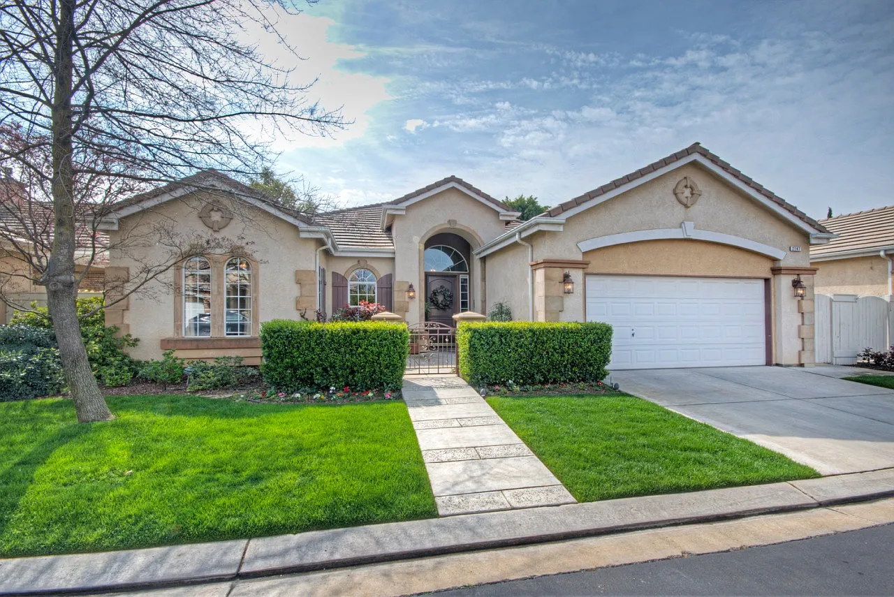 2147 W Via Delfini photo 1