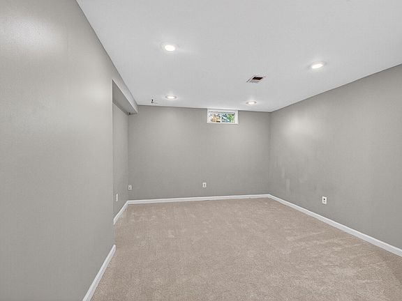 2nd image of 14 Braxton Dr