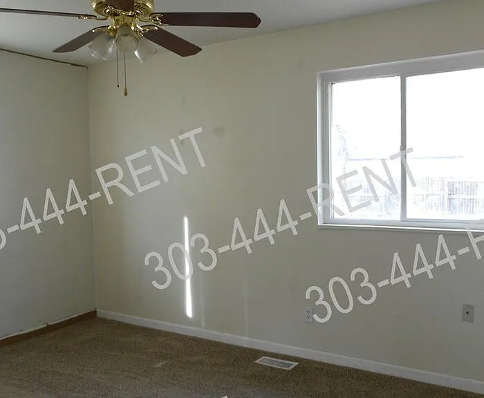 5545 Zion Ct — Photo 3