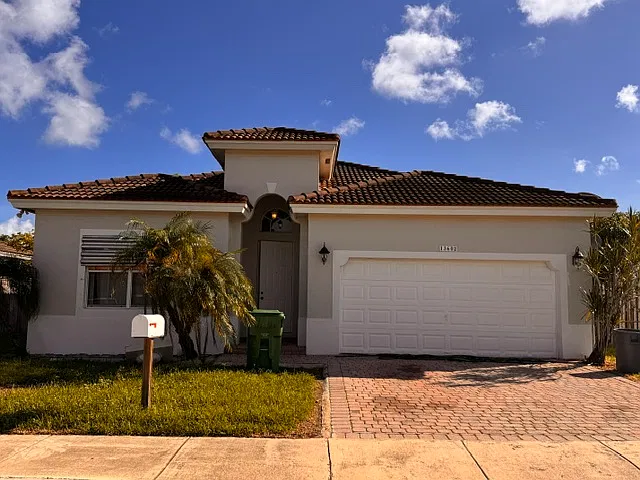 3 bed, 2000 sqft, $3,100 — Photo 4
