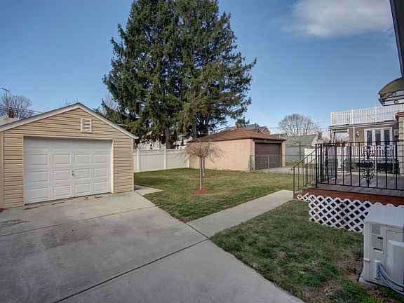 3rd image of 82-26 262 Street