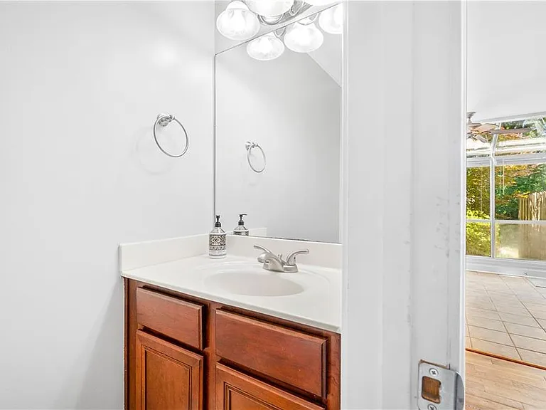 46 Mount Vernon Cir — Photo 15