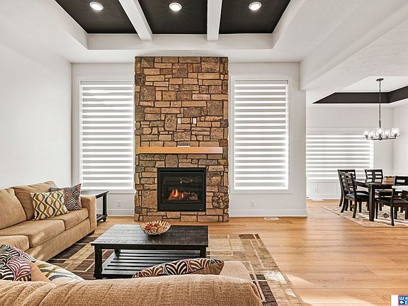 4th image of 10221 S 73rd St