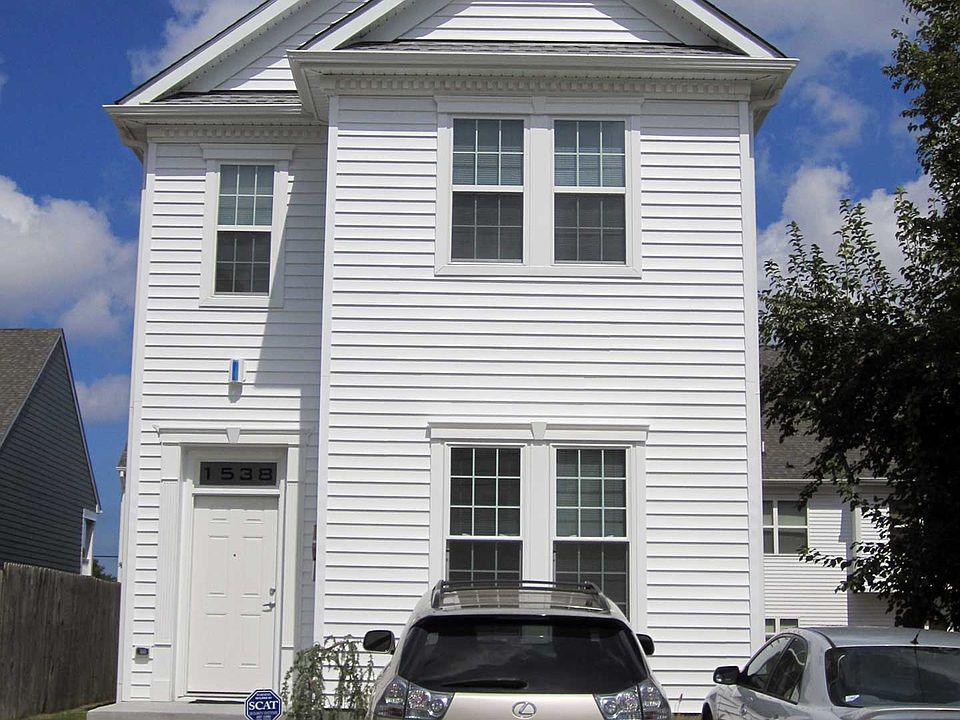 1st image of 1538 W 42nd St
