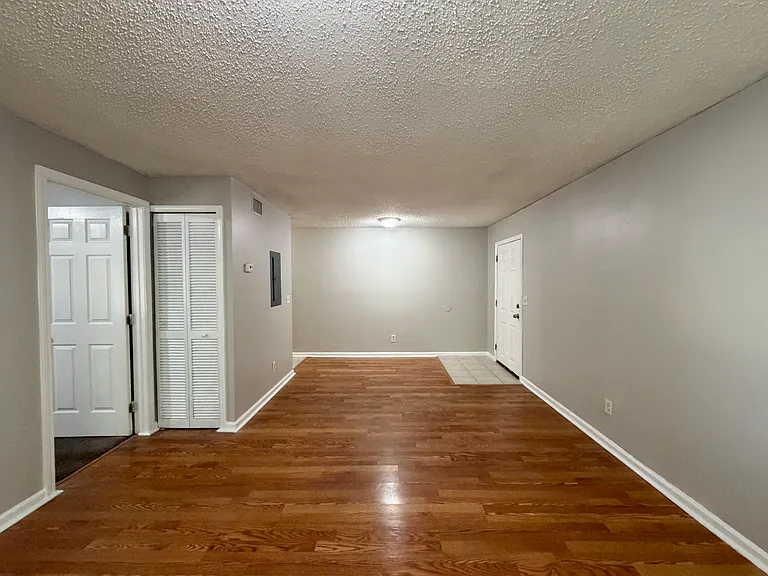 Cedar Creek Apartments — Photo 13