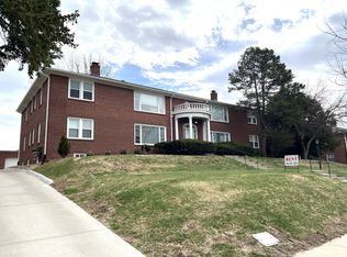 615 S 38th St APT 3, Omaha, NE 68105