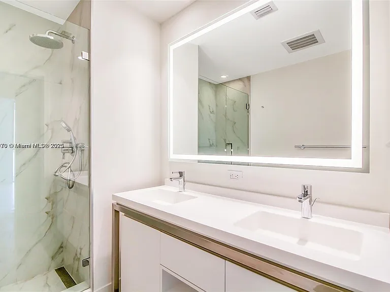 2000 Metropica Way #1709 — Photo 15