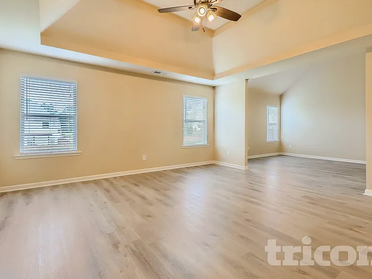 135 Lindsey Ter — Photo 11