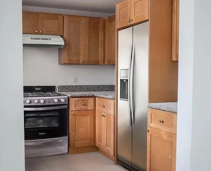 750 SW 2nd St #4 — Photo 8