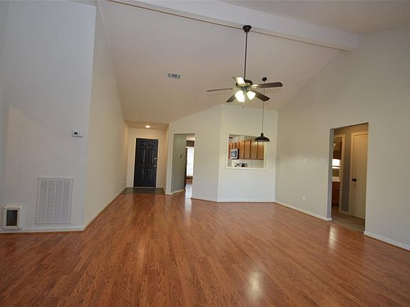 5th image of 2607 Pine Cone Dr