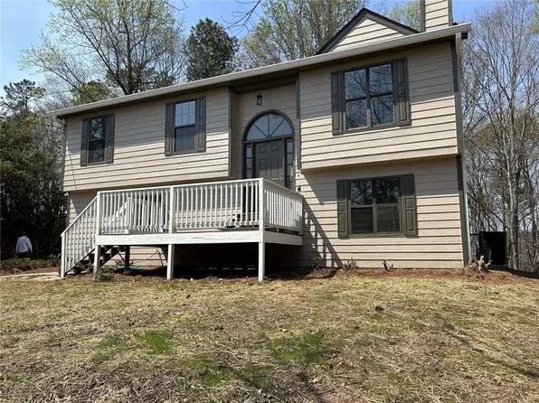 4260 Falcon Crest Dr, Flowery Branch, GA 30542