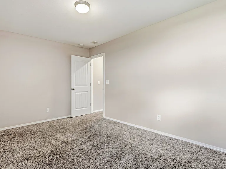 714 Hc Gilbert Minjares Dr — Photo 33