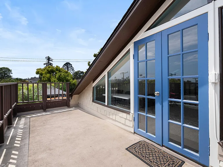 402 E Valerio St — Photo 37