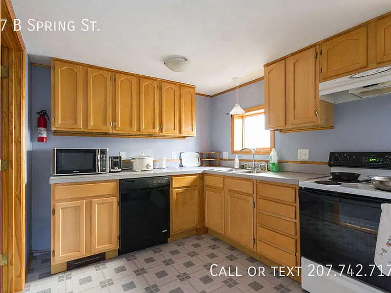 37 Spring St #B — Photo 2