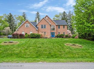 20 Misty Ln, Clarks Summit, PA 18411