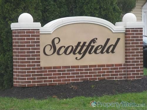 1st image of 863 Broadfield Dr