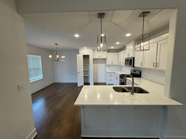 2721 S Apricot Rd — Photo 2