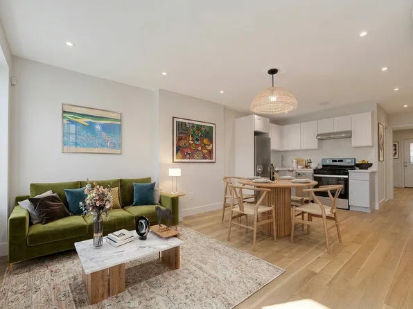 217 Lexington Avenue image 1 of 8