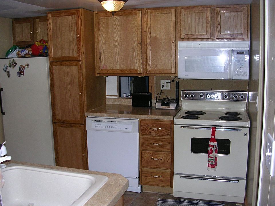 2nd image of 125 W Superior St