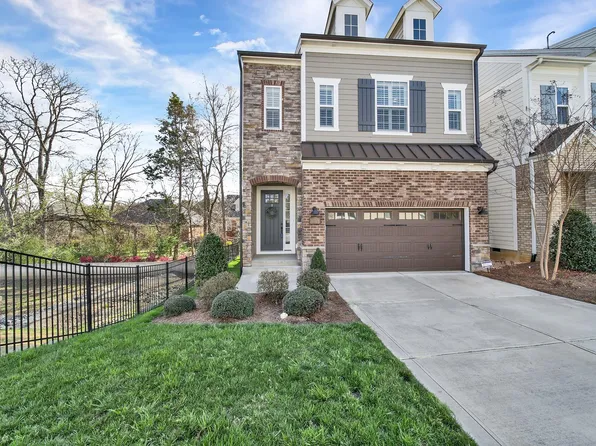 10719 Endhaven Village Dr, Charlotte, NC 28277