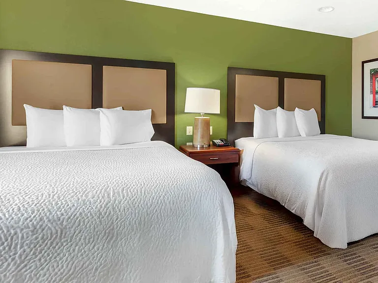 Studio Suite - 2 Full Beds