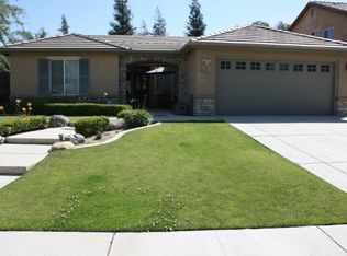 907 Vermillion Dr, Bakersfield, CA 93312