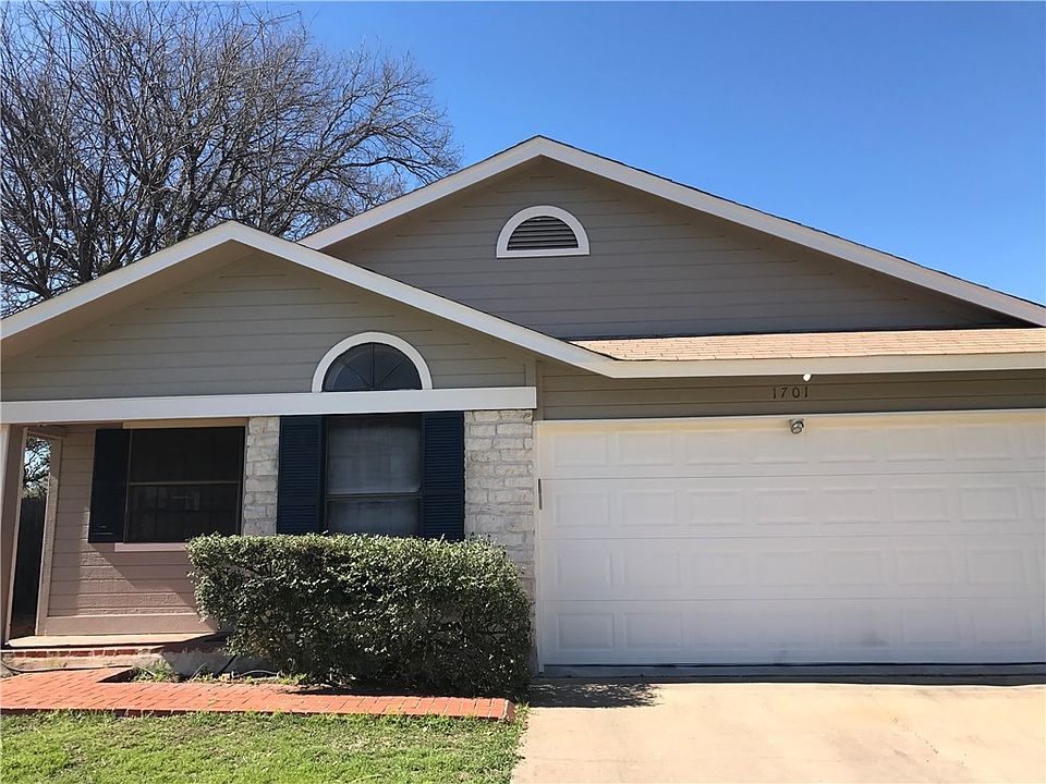 1st image of 1701 Hickory Dr