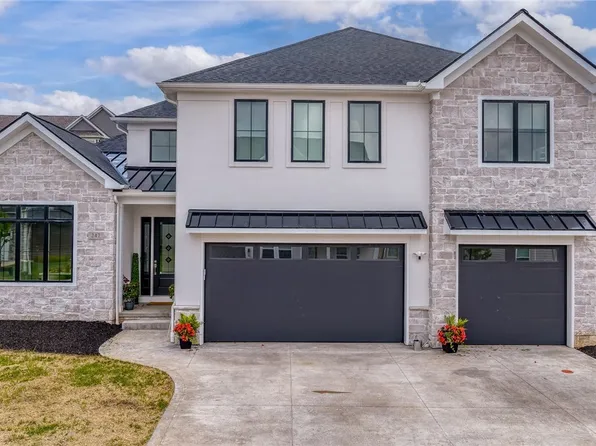 247 Lake Meade Dr, Chagrin Falls, OH 44022