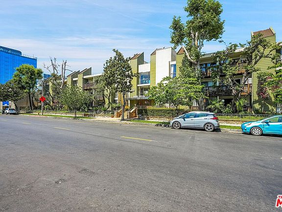 3rd image of 525 S Ardmore Ave APT 335