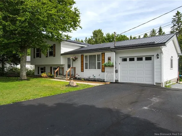 44 Wedgewood Dr, Rothesay, NB E2E 3P8