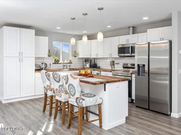 162 Ocean Park Dr, Anchorage, AK 99515