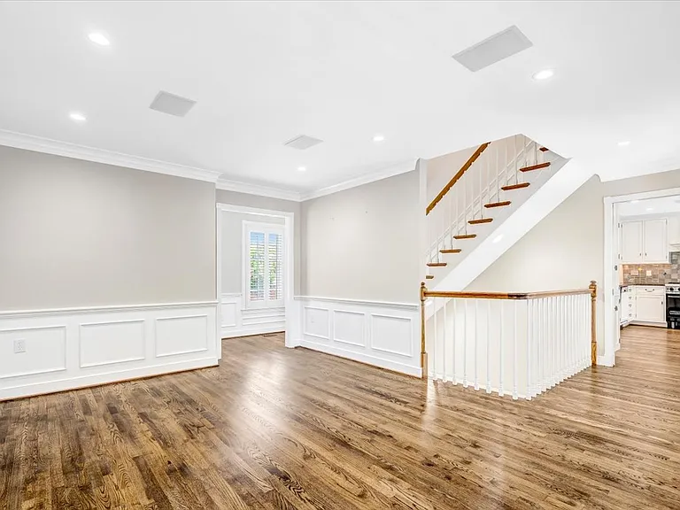 303 S Union St — Photo 28