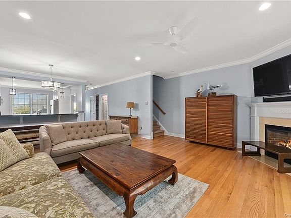 2nd image of 103 Villa Ct #103