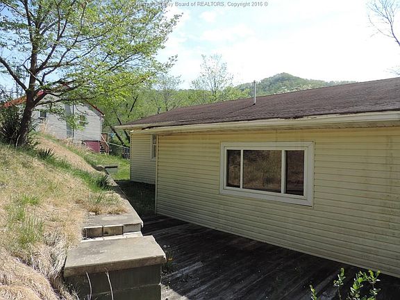 2nd image of 956 Madison Cir