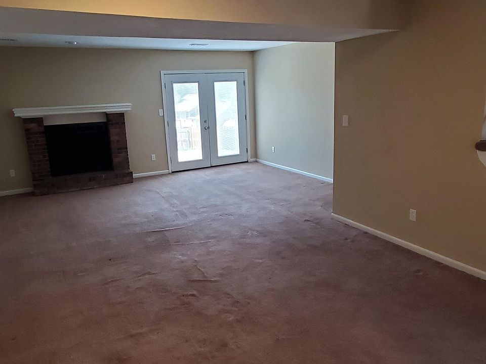 1st image of 18905 Manor Ct