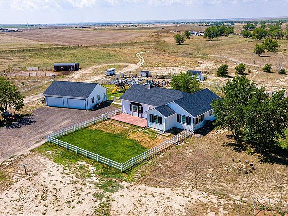 4th image of 5303 Dacono Ct