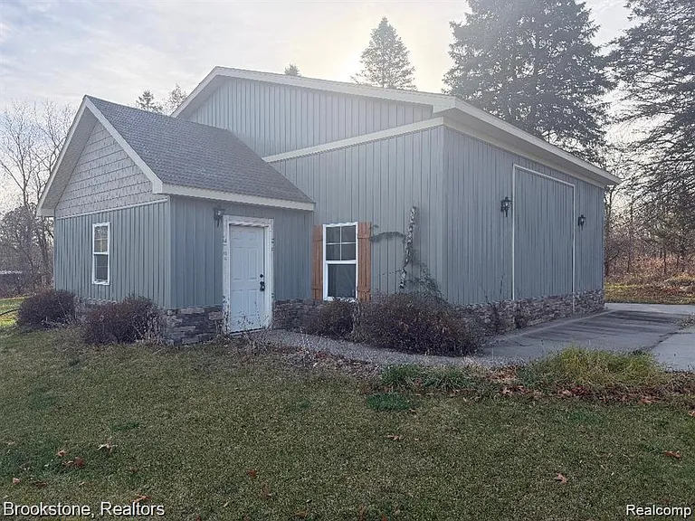 2248 Granger Rd — Photo 3