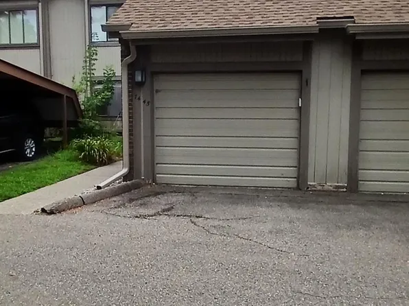 7445 Radcliff Ct, West Bloomfield, MI 48322
