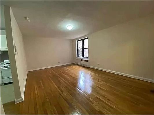 1st image of 41-11 Parsons Blvd #33