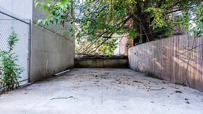 Rented by ABODE NYC LLC | media 30