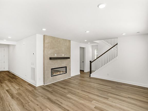 5th image of 1554 Oak Springs Dr
