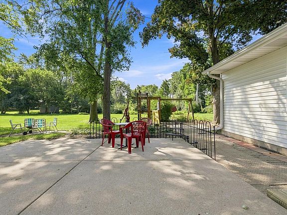 2nd image of 9935 W Green Tree ROAD
