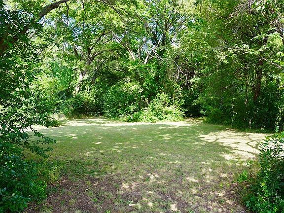 4th image of 5 Crescent Ln