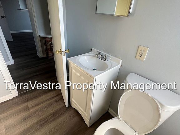 4th image of 35 S Sussex St APT 4