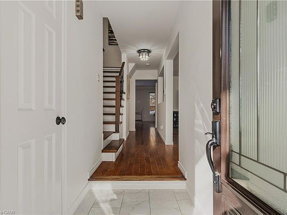 2nd image of 5255 Lakeshore Rd #20