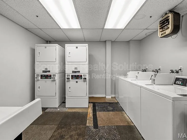 Riverview Apartments — Photo 23