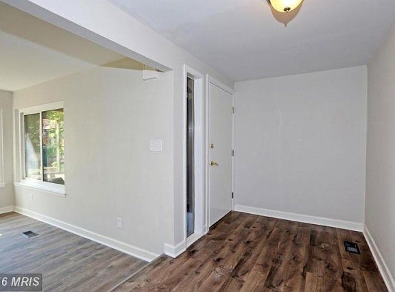 3rd image of 18480 Stone Hollow Dr